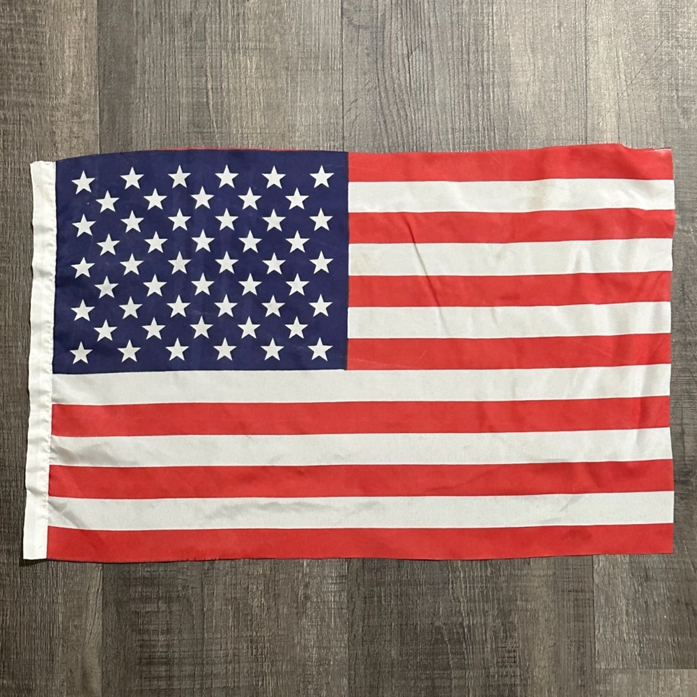 💞 Small American Flag for Hanging on Wall